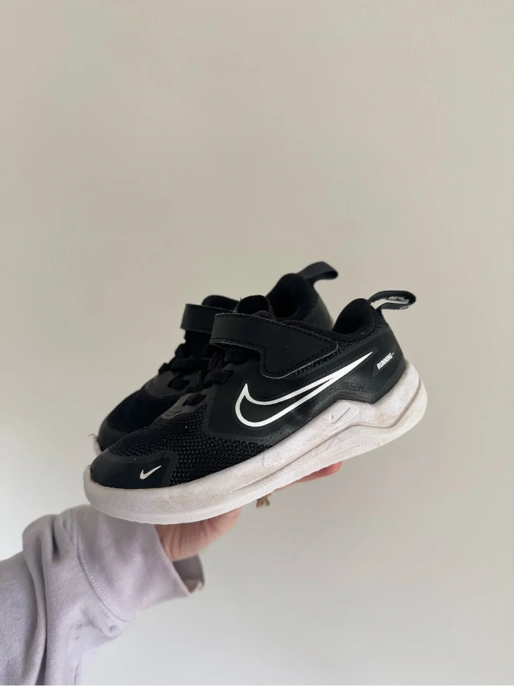 Nike Kids Black and White Cosmic Runner Velcro Sneakers